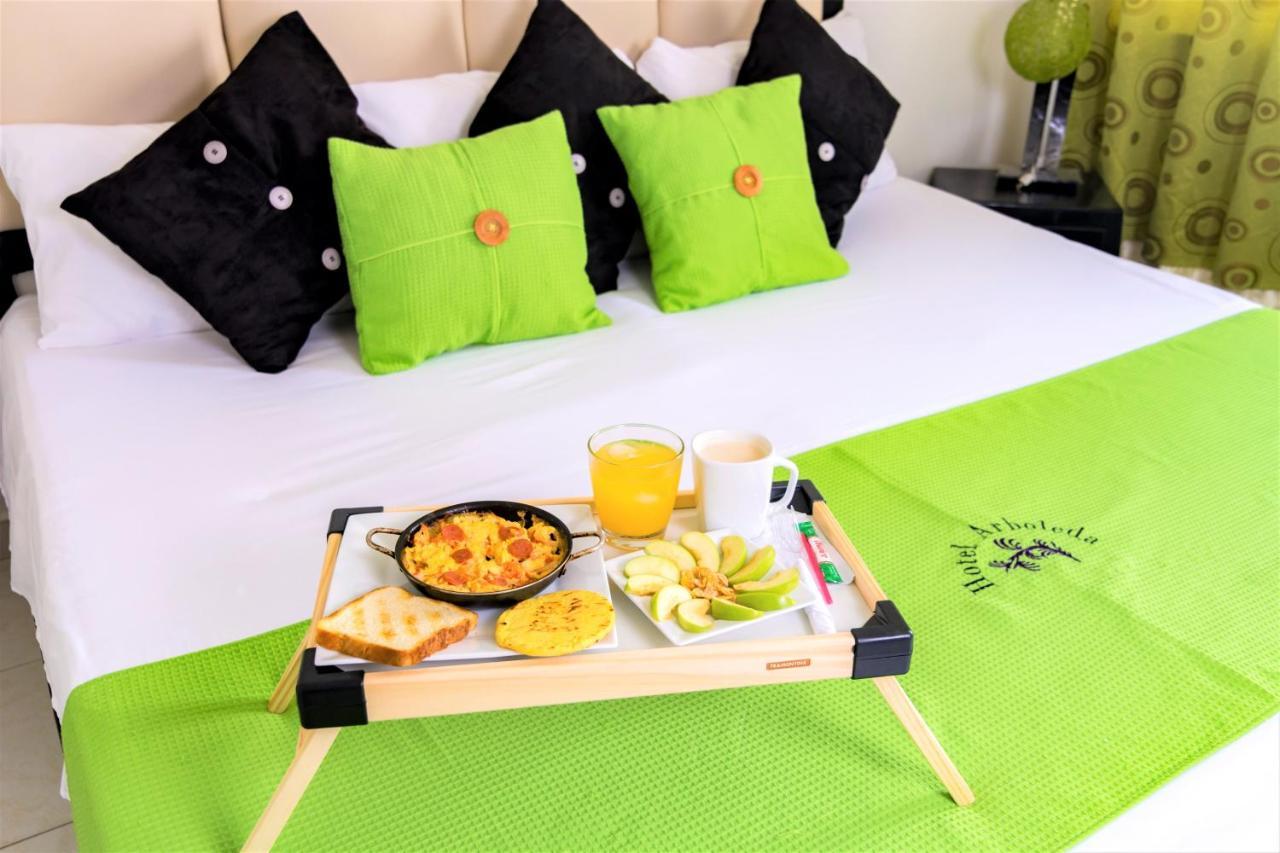 Hotel Arboleda Йопаль Экстерьер фото